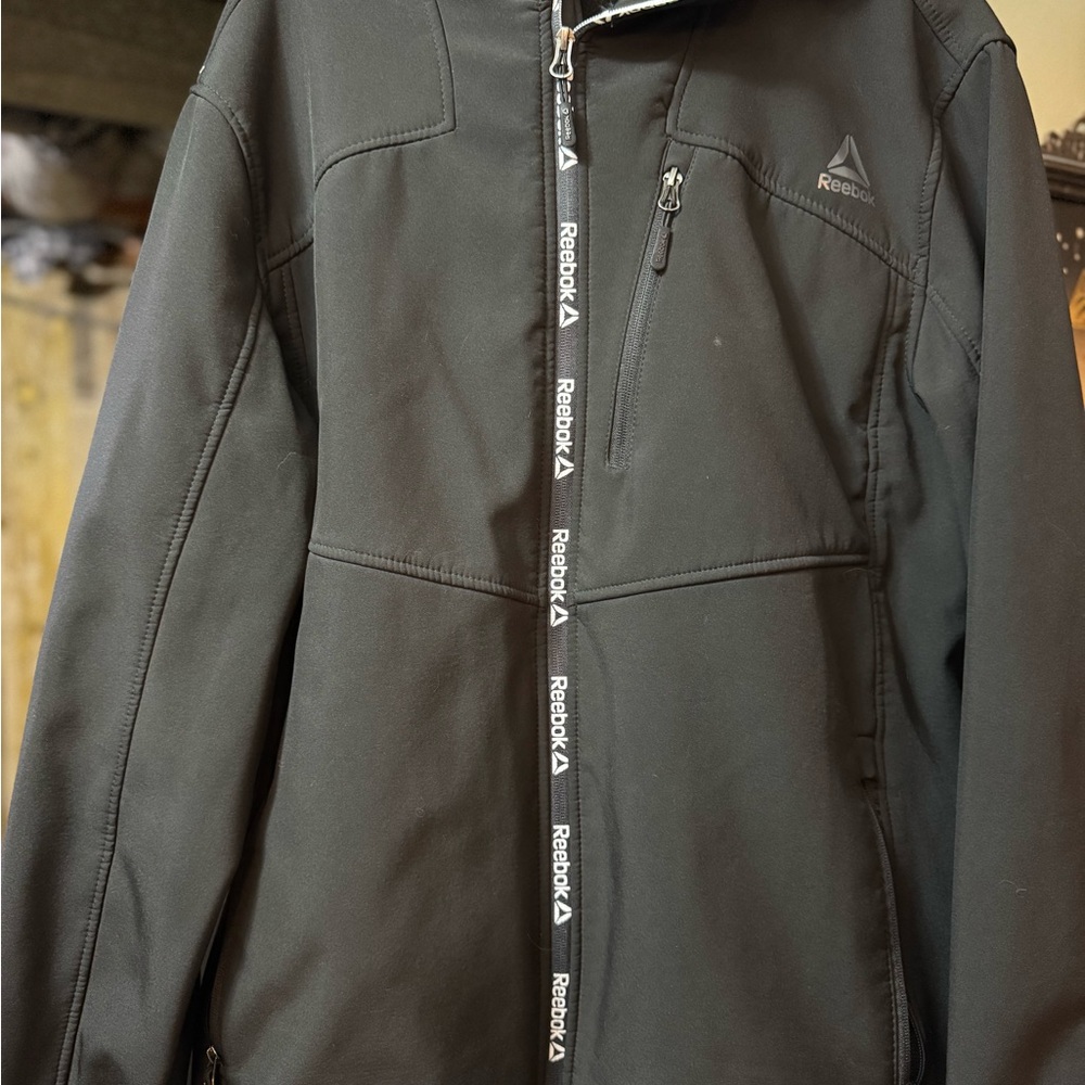 Reebok Black Performance Jacket Weather-Resistant Athletic Design